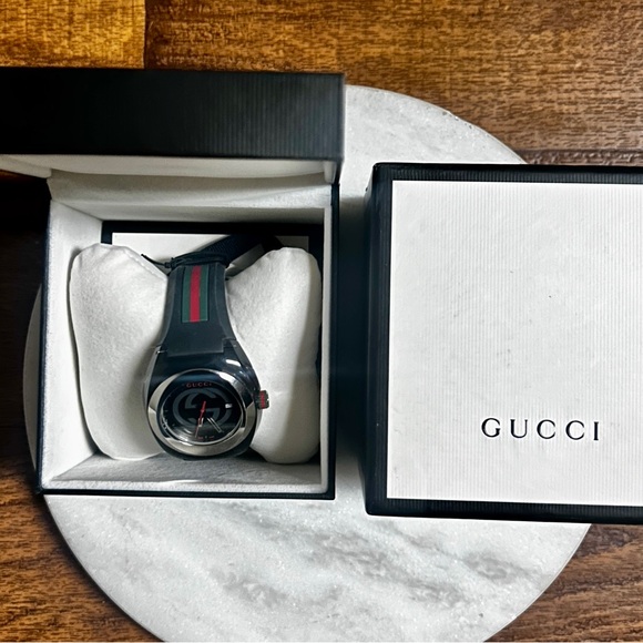 Gucci Sync YA137101 Men’s Stainless Watch ~ Quartz Movement ~ New W/Book & Tags - Picture 6 of 16